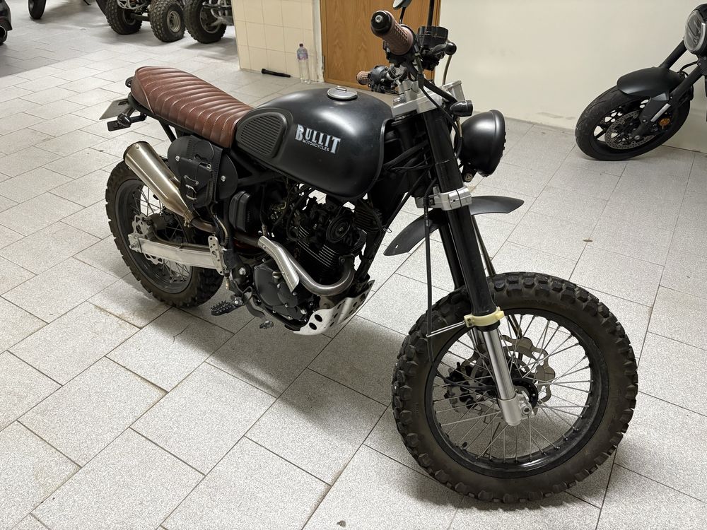 Bullit Black Edition Hero-UNICA-  1531 kilometros - 1 Dono