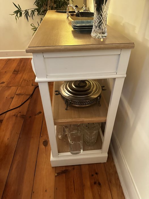 Aparador branco da CASA