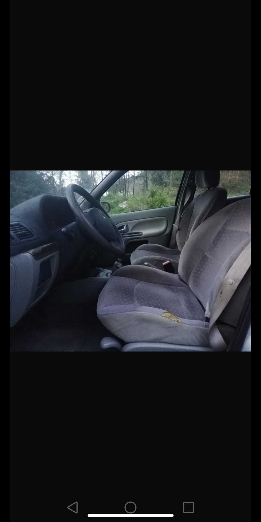 Renault Clio ano 2002