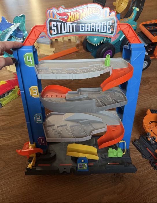 Трек хот вілс. Трек Hot Wheels