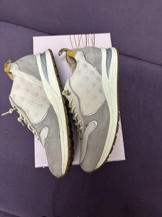 Кросівки круті Bugatti р. 40, на не широку ногу, як нові