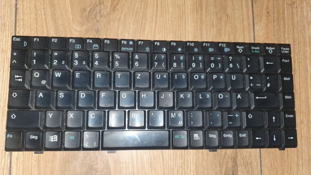Klawiatura że starego laptopa,Niemiecki układ Qwerty Chicony Sprawna.
