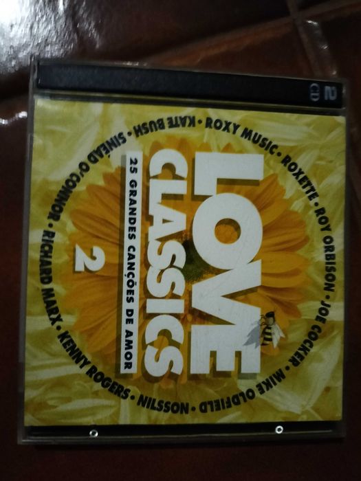 CD duplo Love Classics em ótimo estado