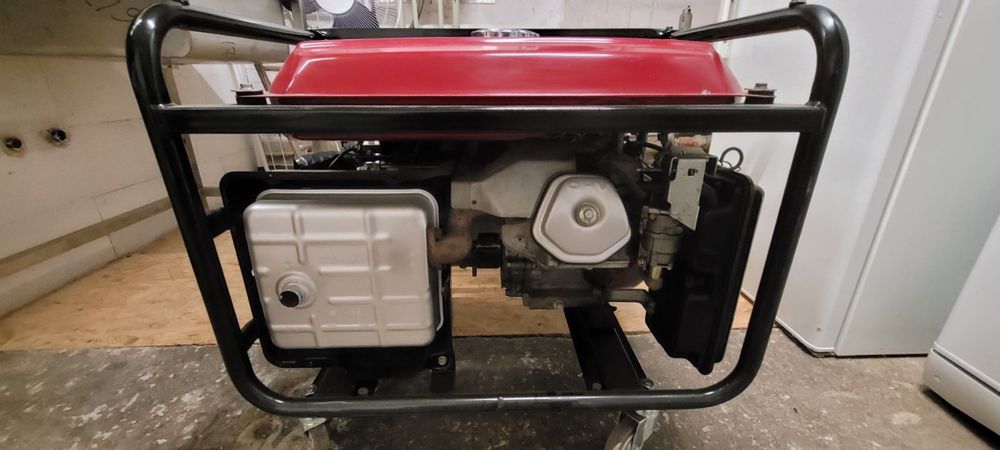 Генератор ELEMAX Honda SH7000DX