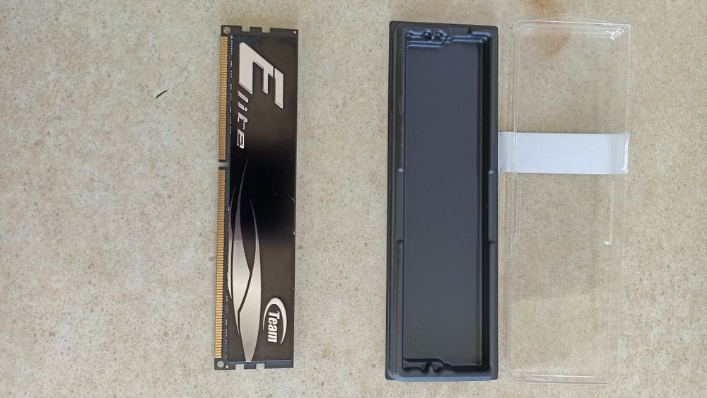 Оперативна пам'ять 8Gb DDR3-1600  PC3-12800  TEAM ELITE