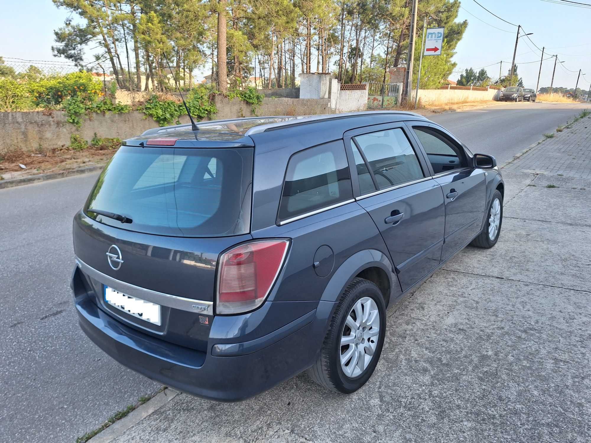 Opel Astra Station Wagon 1.3 CDTi ecoFLEX - 02/2006 - Muito ECONÓMICA