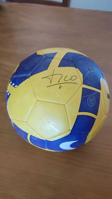 Bola de futebol autografada