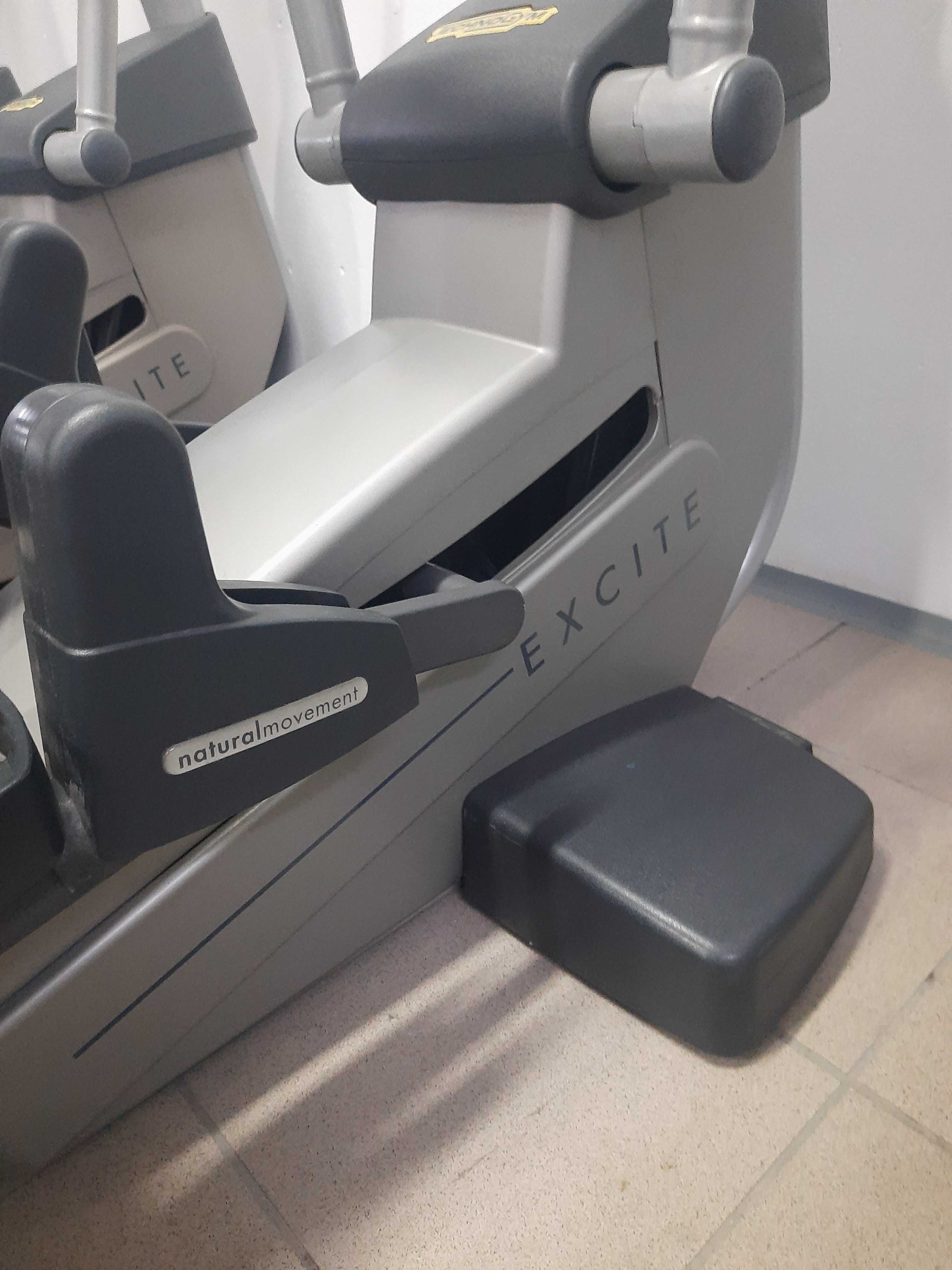 Używany profesjonalny orbitrek Technogym Excite w super cenie!