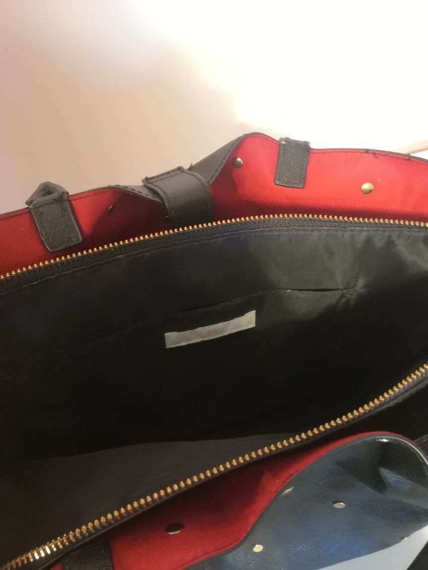 H&M czarna torba do ręki z ćwiekami torebka shopper welurowy środek