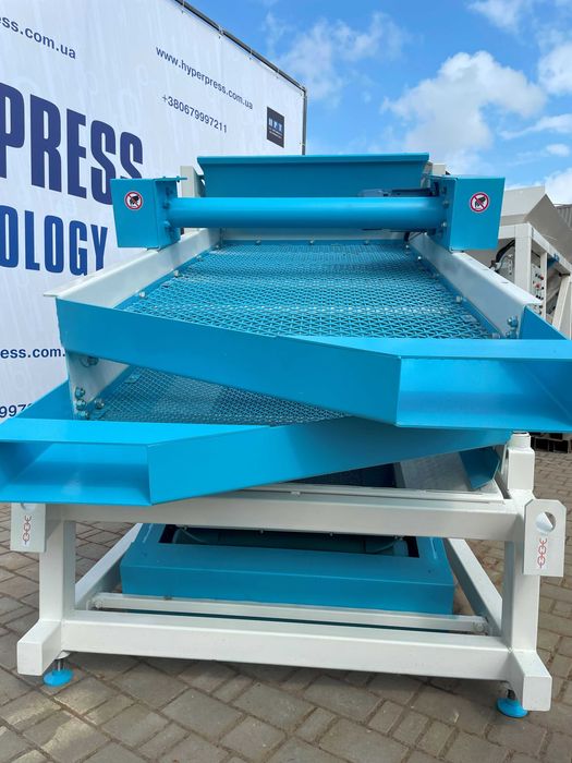 Przesiewacz wibracyjny GV-500 z przenośnikiem taśmowym