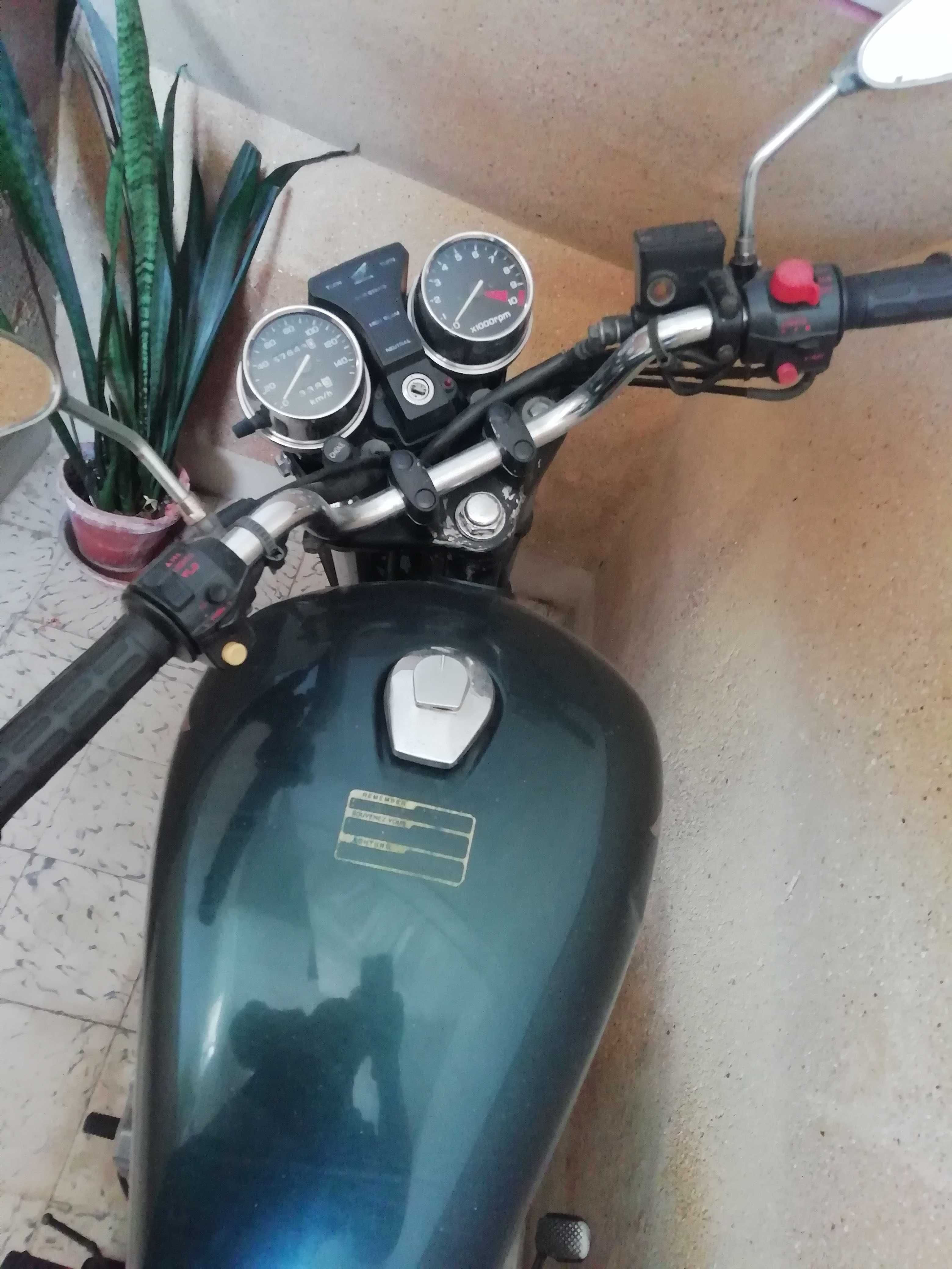 Honda cb 250 two fifty