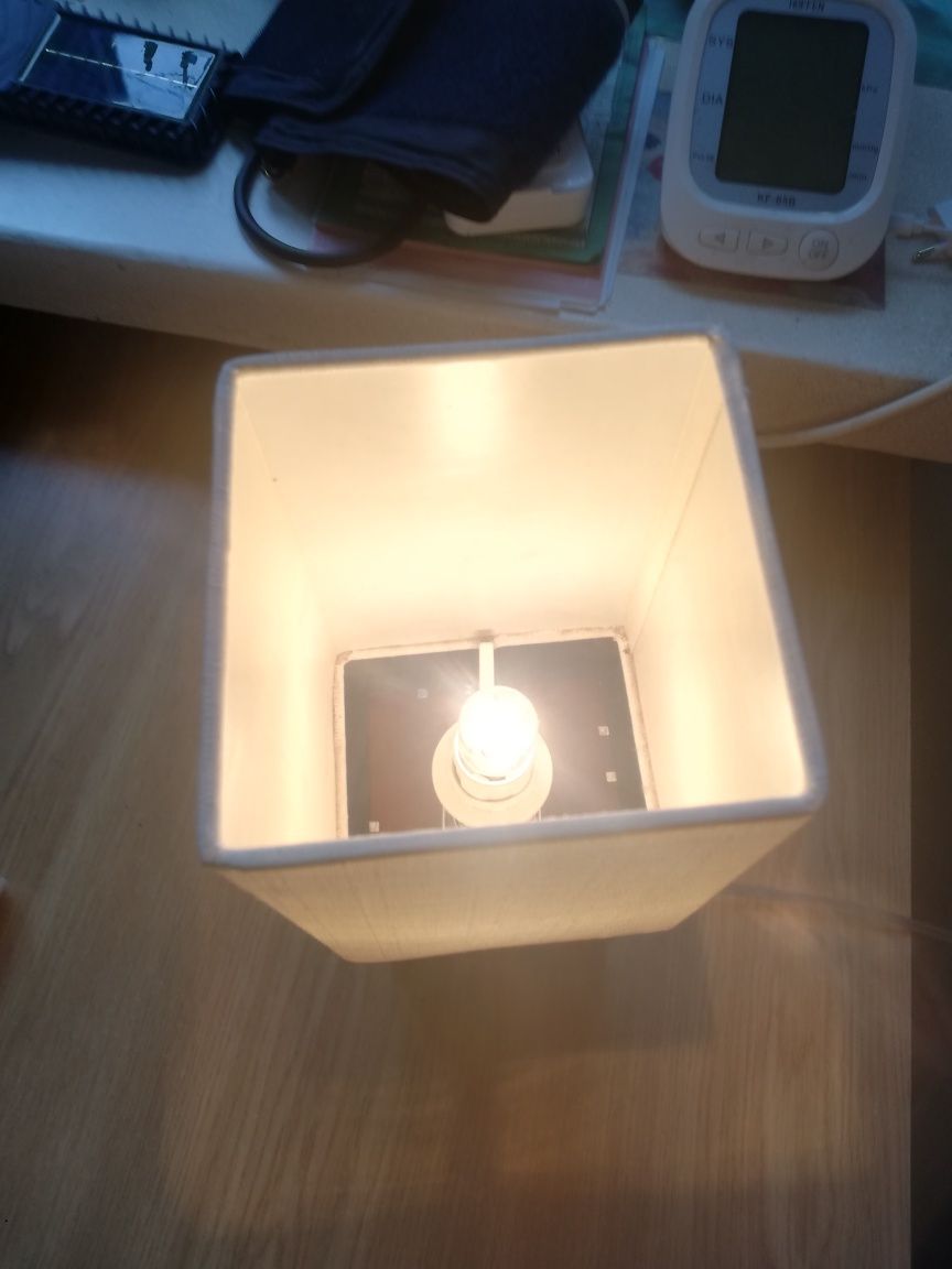 Lampka na biurko z lat PR-elu.