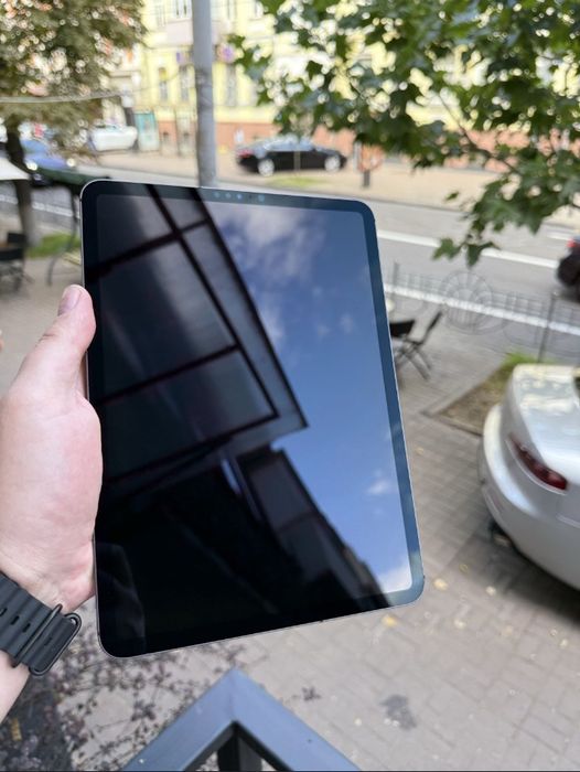Продам Ipad 11 pro 64gb LTE+Bluetooth клавиатура