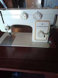 Швейна машинка Чайка 142 М
