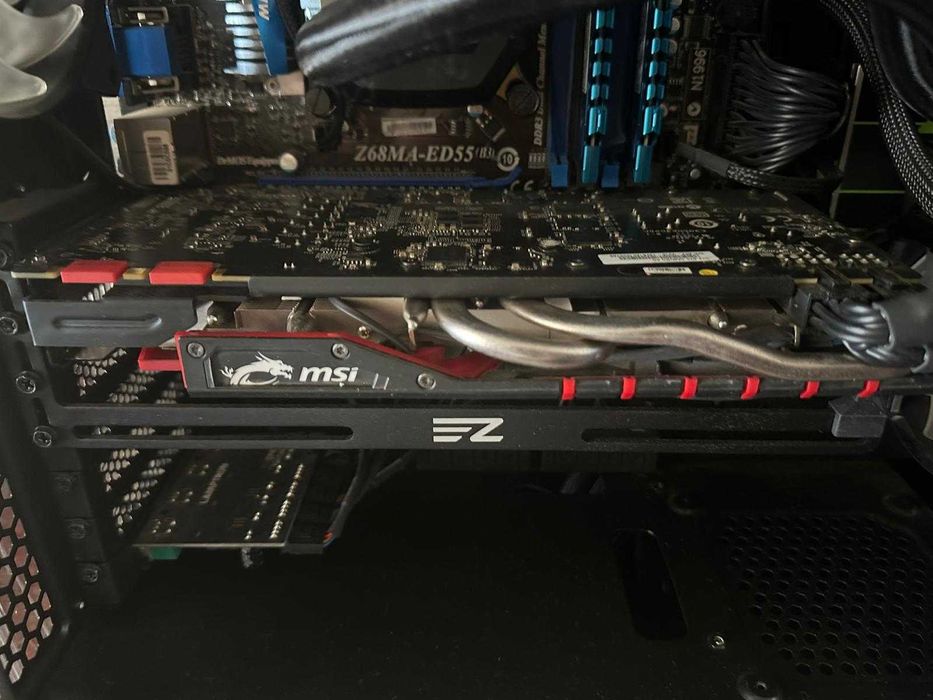 i7 8700k + MSI GTX 970 4g + 16 gigas ram GSKILL