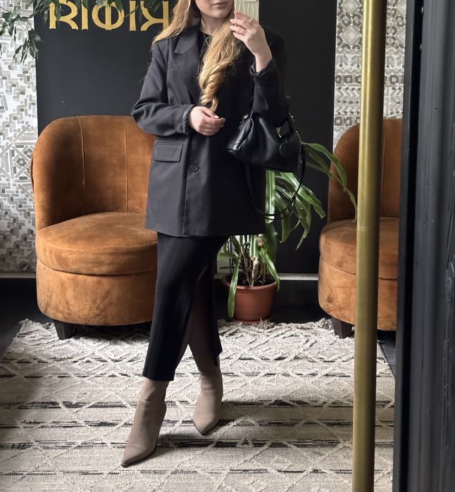 Чорний піджак. Жіночий піджак.