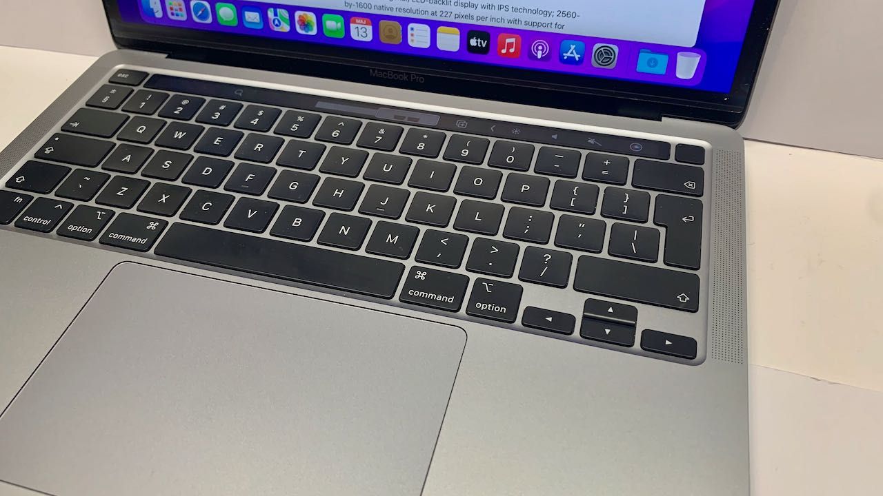 APPLE MacBook Pro 13” M1 / 8 GB RAM / 256 GB SSD / 2020 LAPTOP okazja