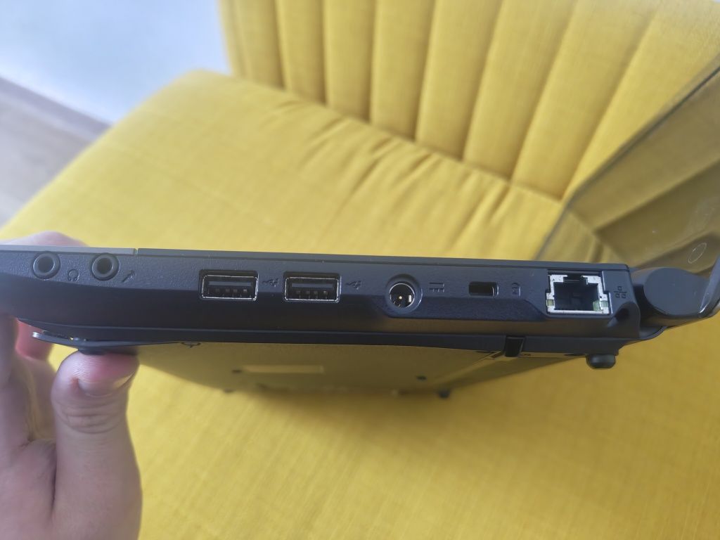 Laptop Acer Aspire One ZH9