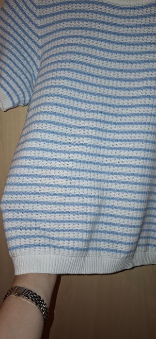 Dzianinkowy sweterek