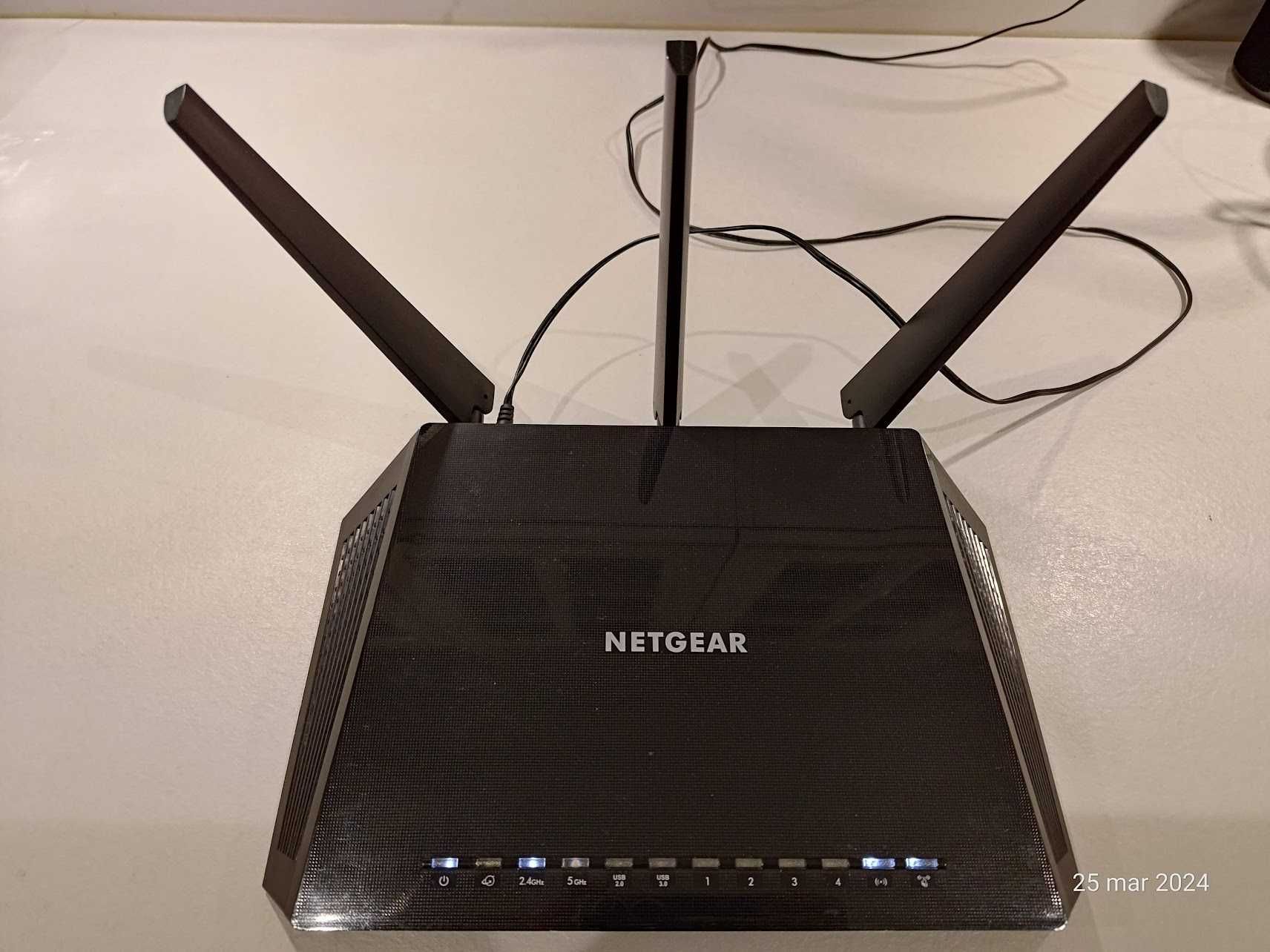 Router Netgear R6800 — AC1900 Dual Band Gigabit