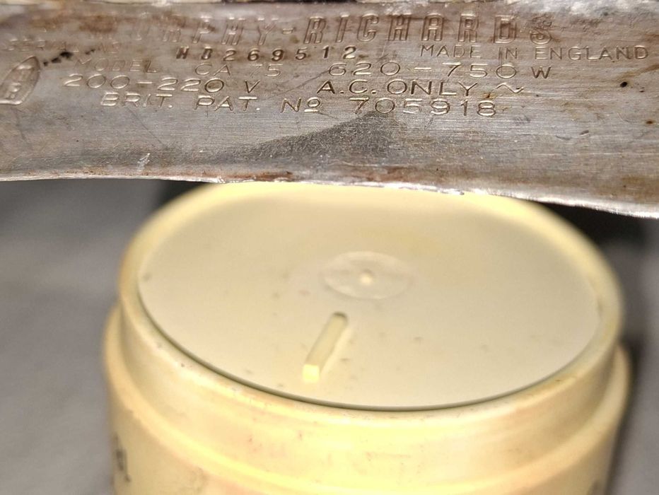 Ferro de Engomar Antigo Morphy Richards CA75