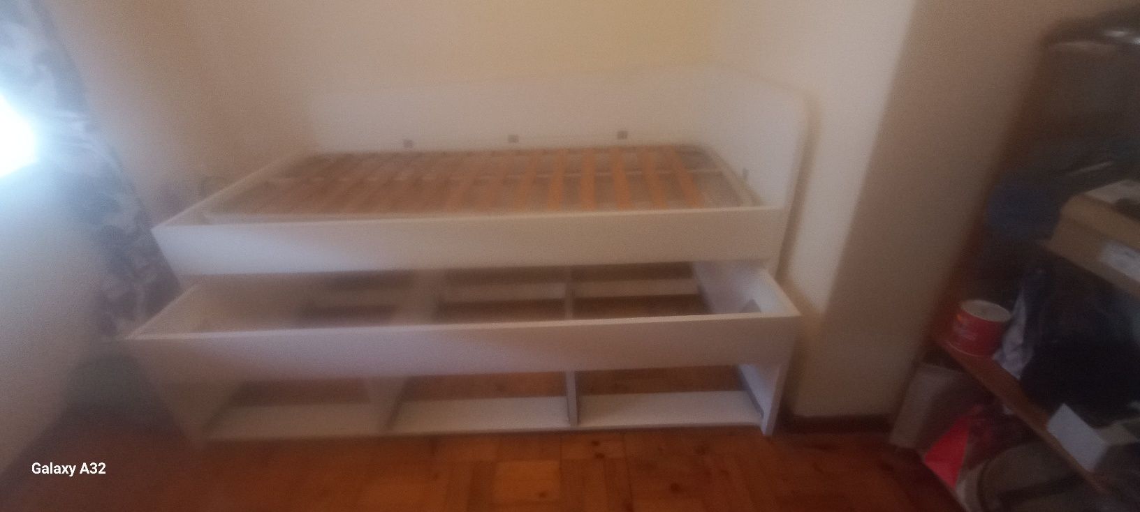 Cama de criança  com gavetas
