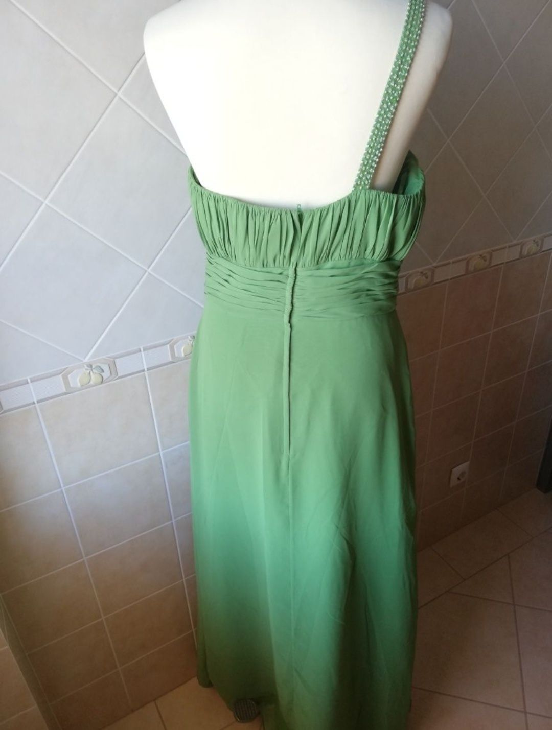 Vestido cerimónia comprido, em verde alface