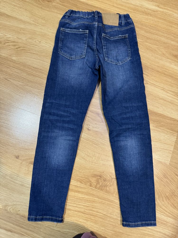 Jeansy Zara roz 164 cm , w pasie gumka do regulacji ,stan bardzo dobry