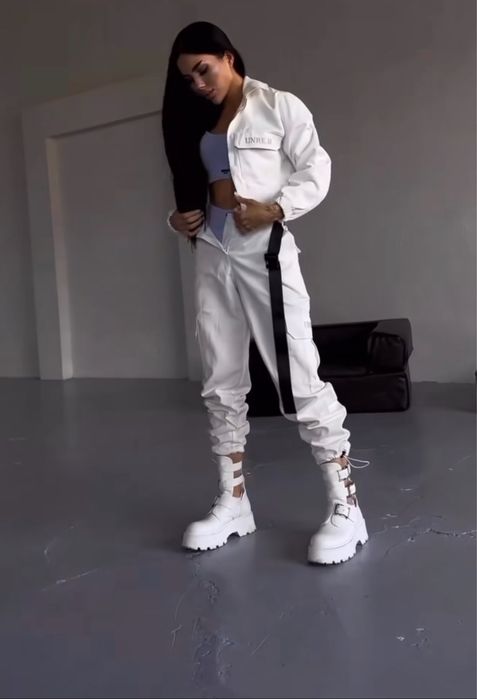 Белый костюм , размер М