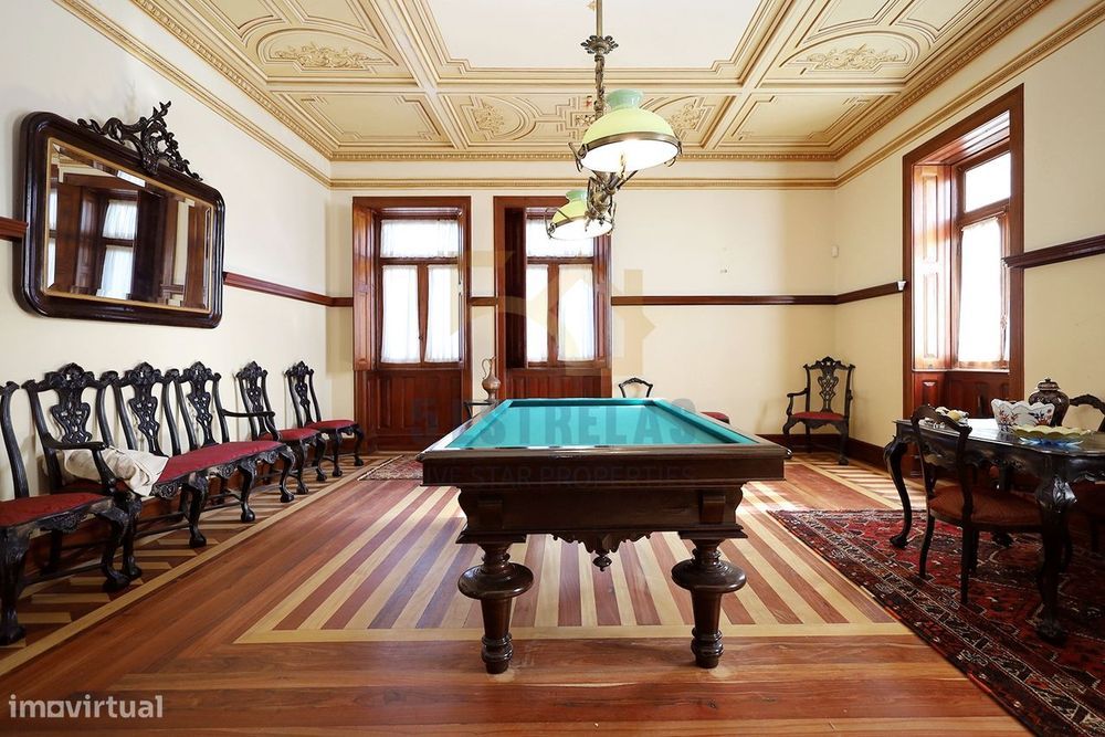 Imponente Palacete com muito charme no centro de Alcanena