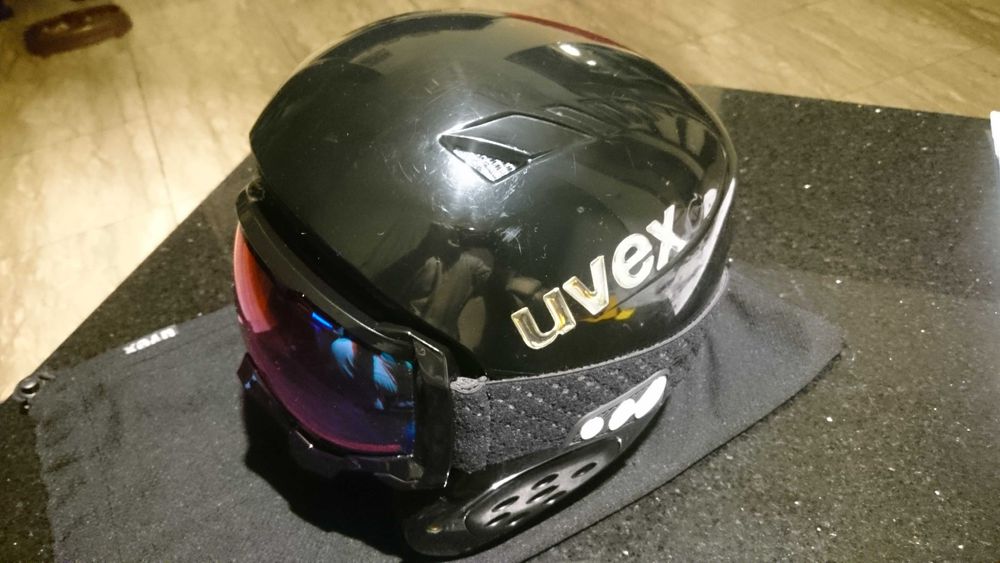 Kask dziecięcy narciarski UVEX Rozmiar S cm.55-56