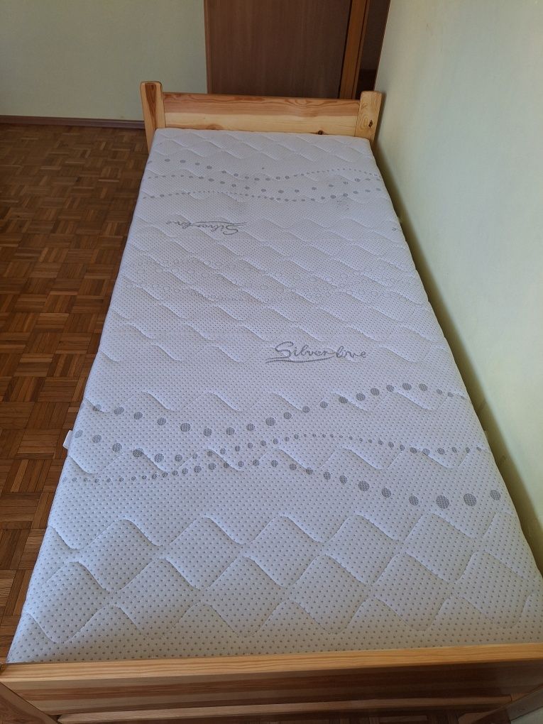 Łóżko z litego drewna 90x200 cm