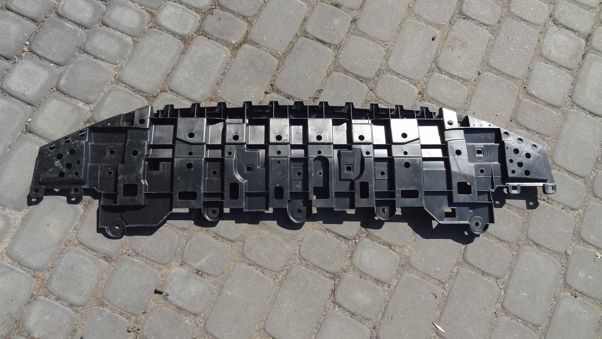 Toyota yaris IV GR osłona płyta pod zderzak