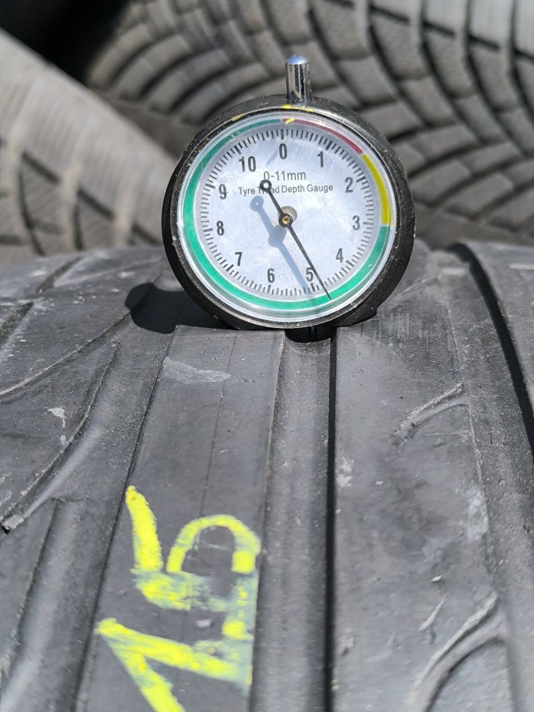 *Opona Bridgestone Potenza 235/40/19 pojedynka