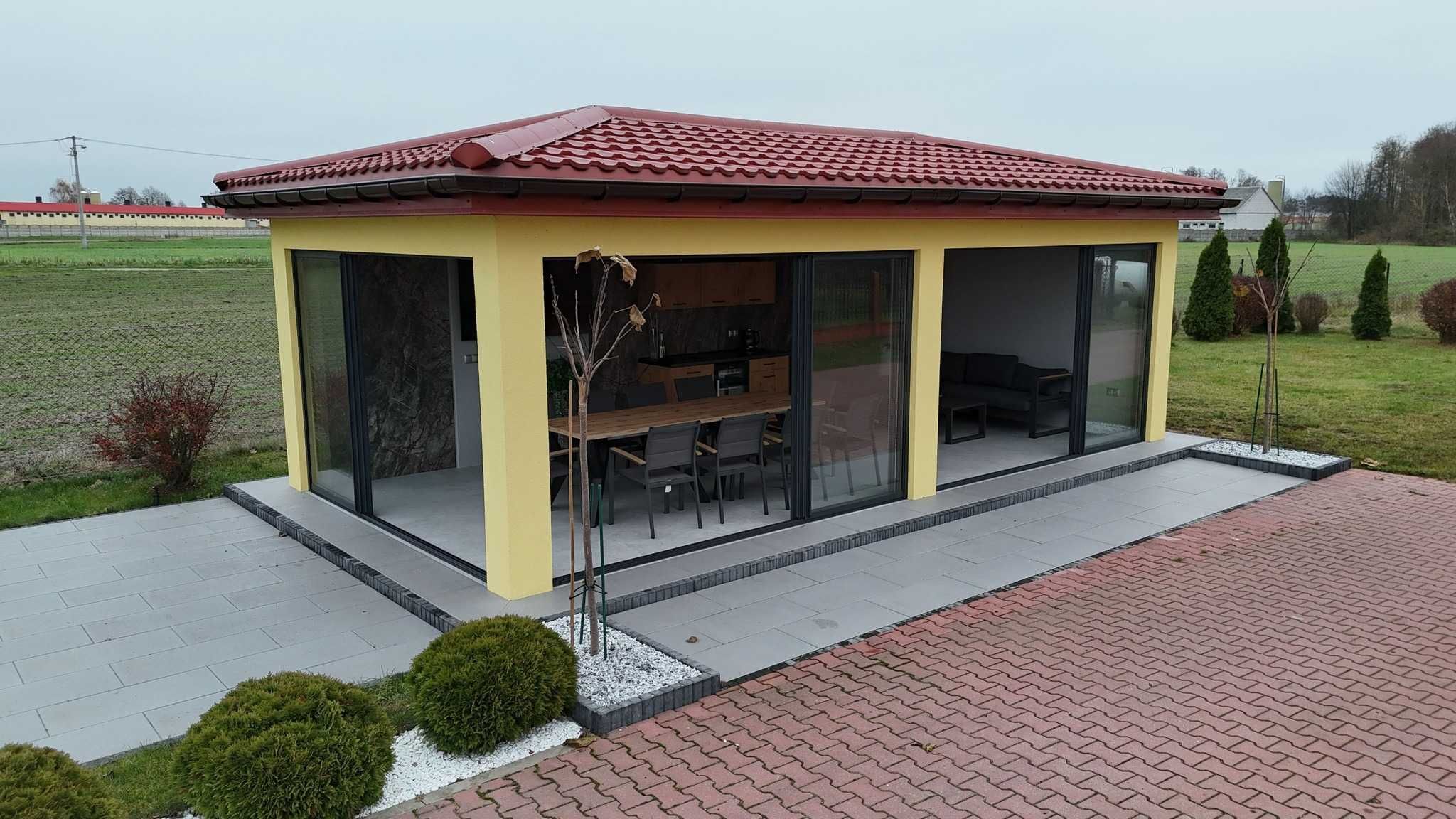 Aluminiowa zabudowa balkonu, zadaszenie tarasu, wiatrołap, balustrada