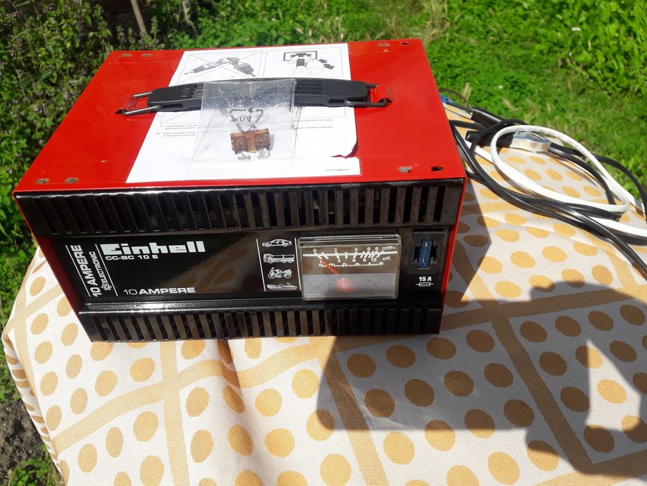 Prostownik do ładowania akumulatorów 12V EINHELL CC-BC 10 E