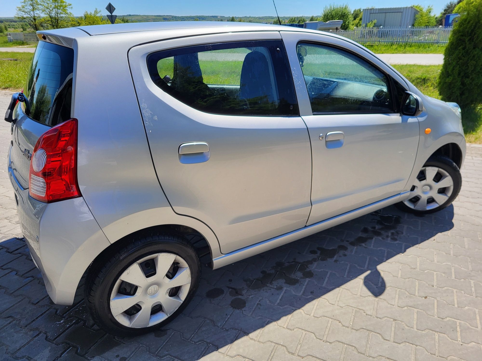 Suzuki      Alto