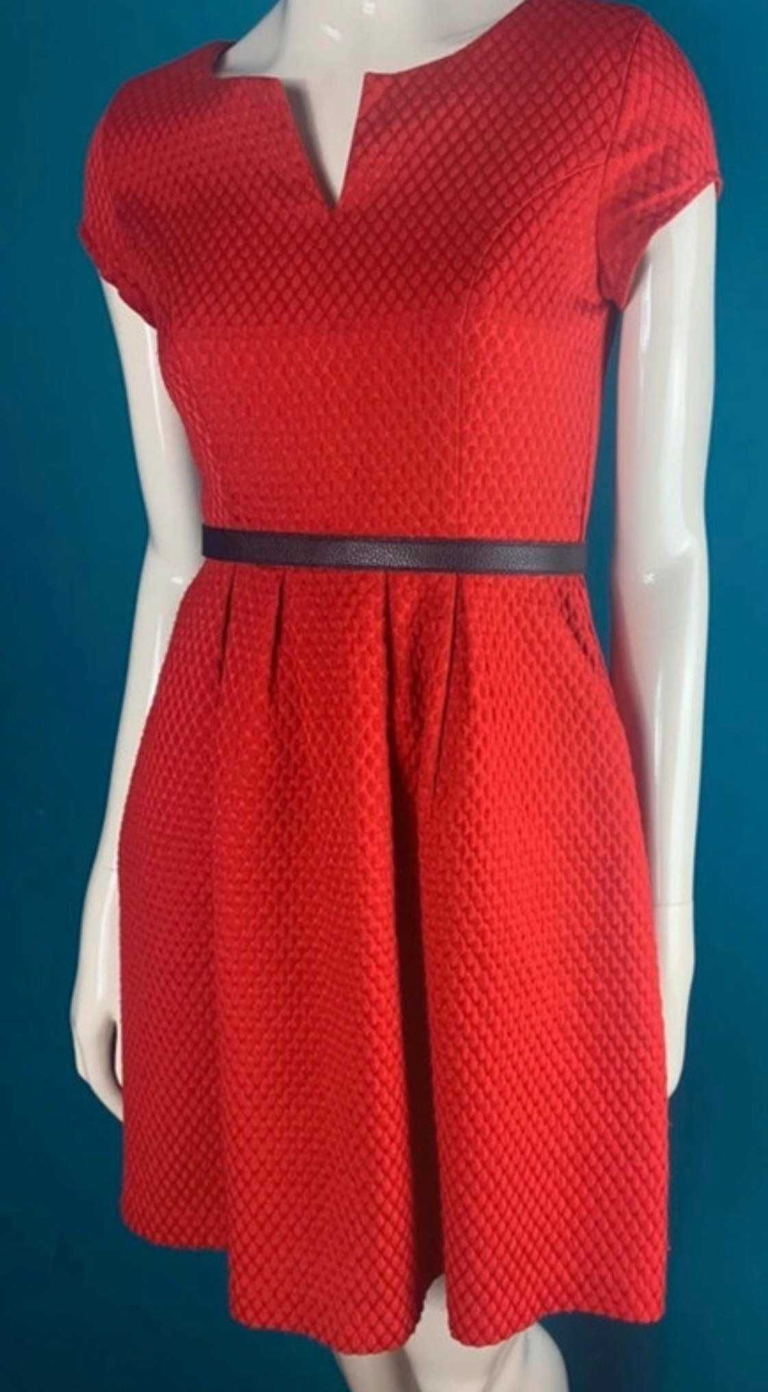 Czerwona sukienka bawełniana z krótkimi rękawkami rozmiar S