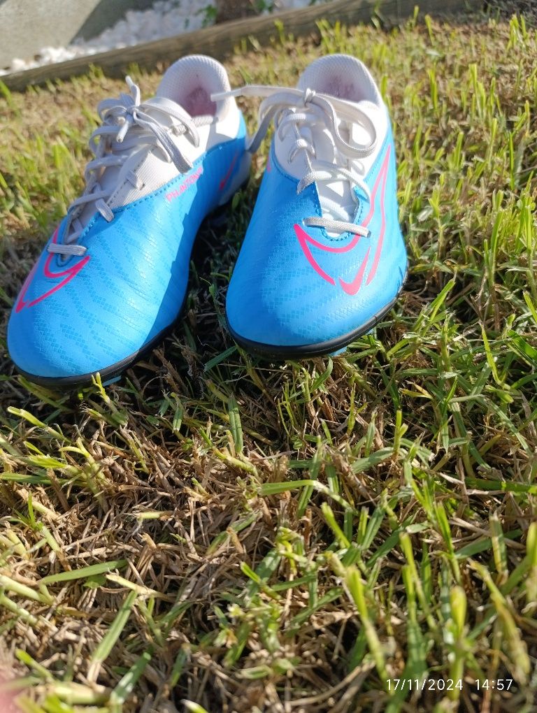 Chuteiras Nike número 35,5