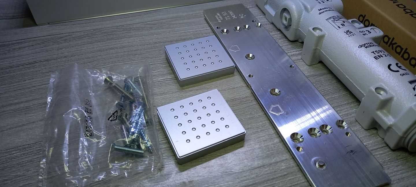 Samozamykacz DORMA TS93B BASIC, z szyną ślizgową EN 2-5
