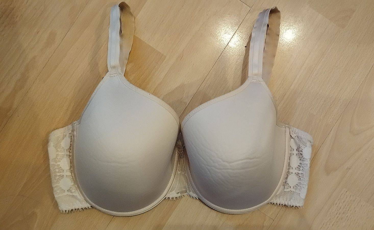 Ładny Duży Biustonosz usztywniany CHANTELLE E 80