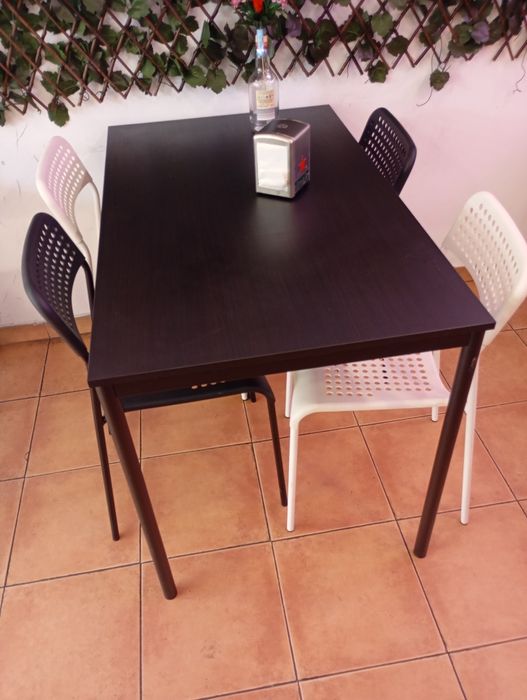 16 Cadeira para café ou casa (8 brancas 8 pretas)