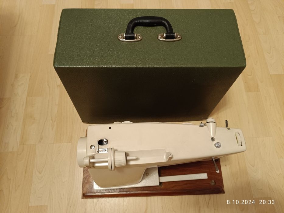 Maszyna do szycia Singer.