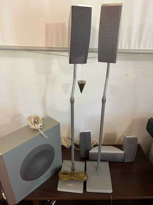 6 Colunas Pioneer e 2 suportes da Napofix.