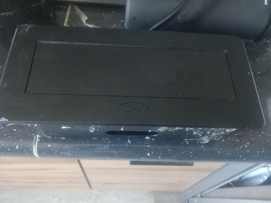 Listwa zasilająca do mebli