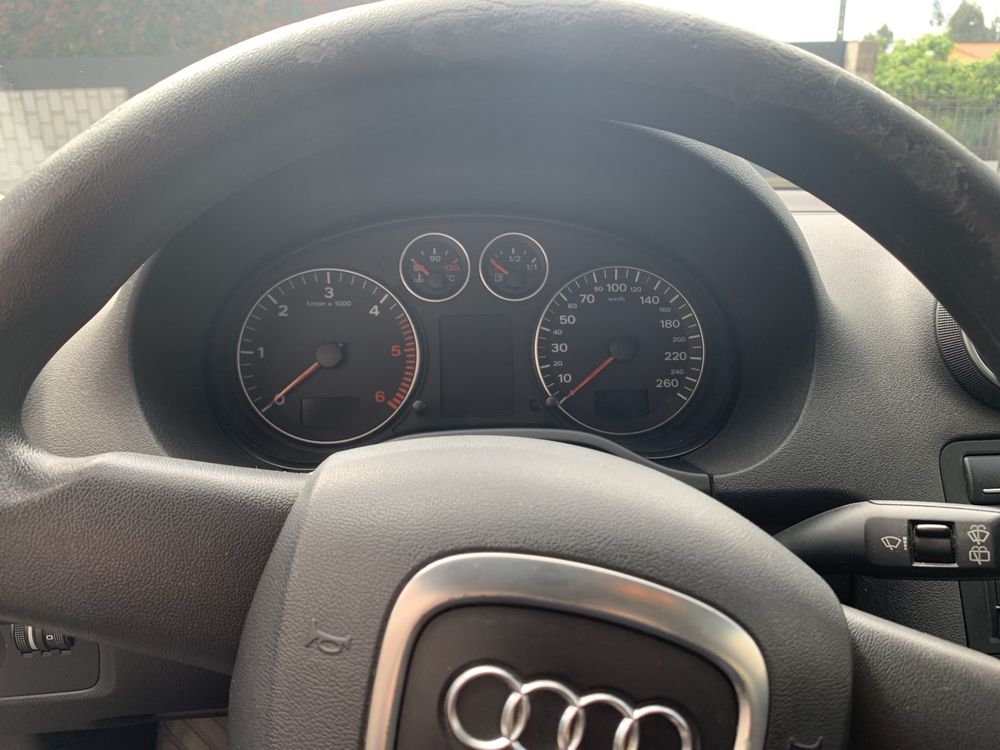 Audi A3 Sportback 8P 1.9 TDI 105cv Nacional