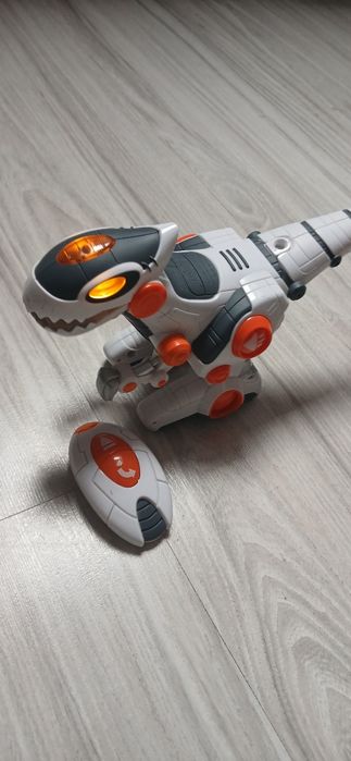 Dinozaur zdalnie sterowany
