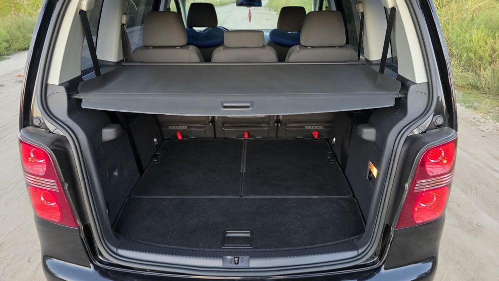 Продаи Volkswagen Touran 2009 року