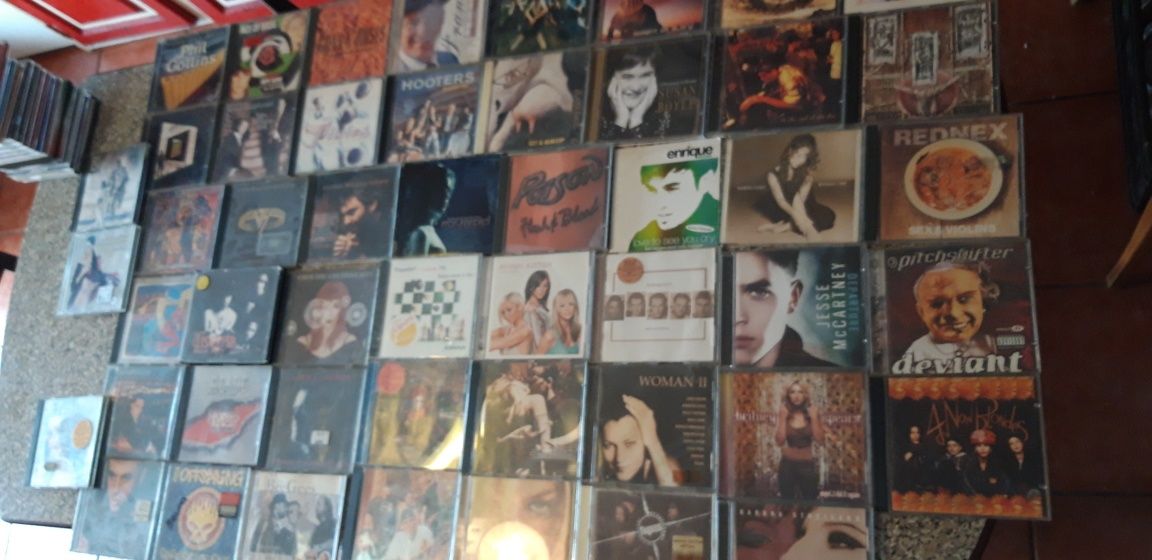 Conjunto de 48 Cds Diversos