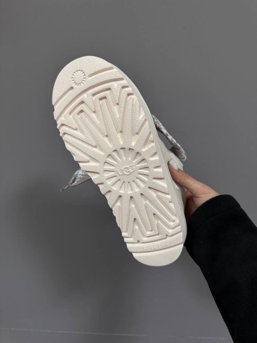 UGG Lowmel Sneakers Ceramic Угги світлі білі кросівки молочний колір
